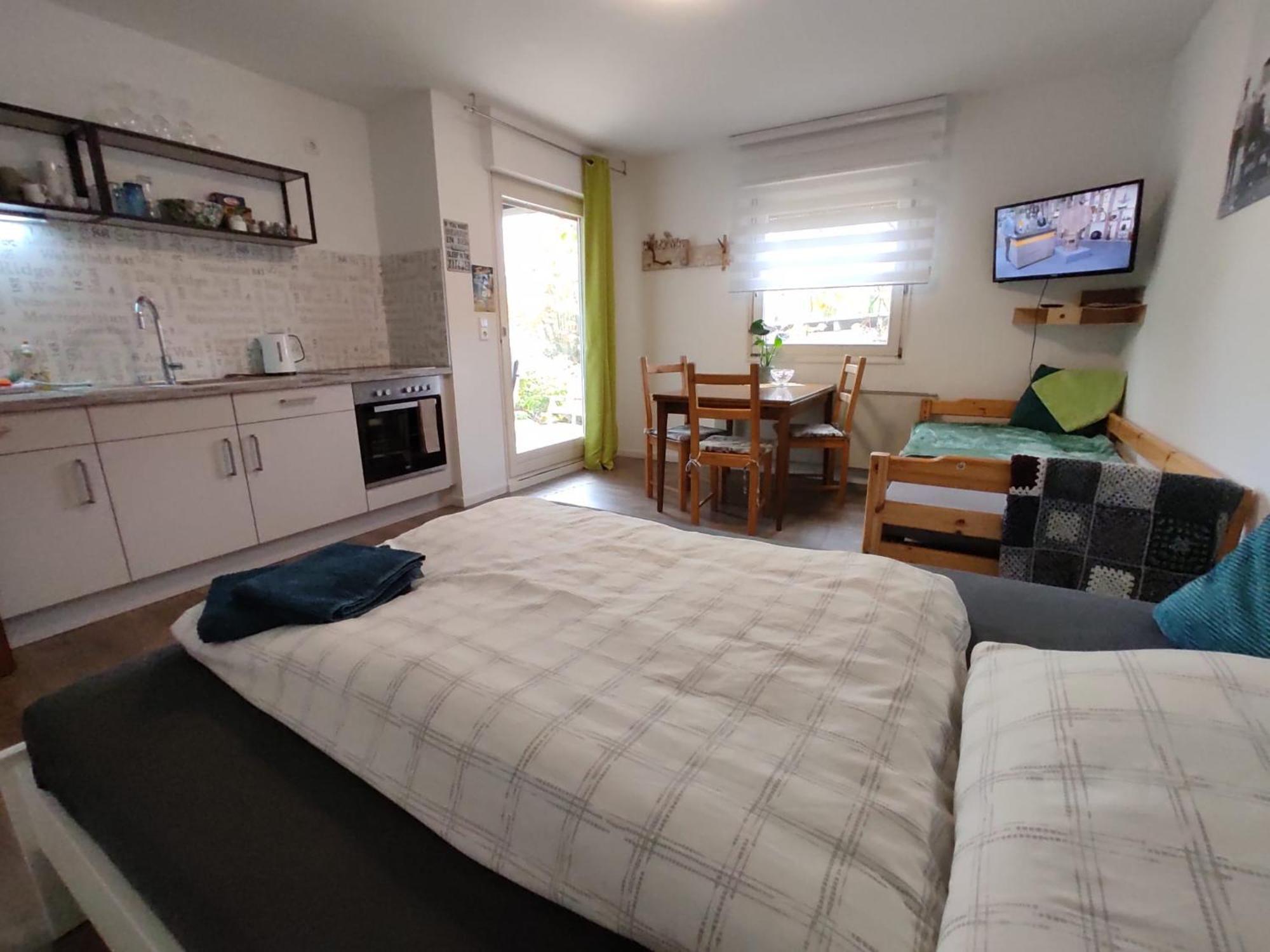 Fewo Clemens - Wohnkueche + 2 Schlafraeume + Bad + Terrasse Hamm  Exteriör bild